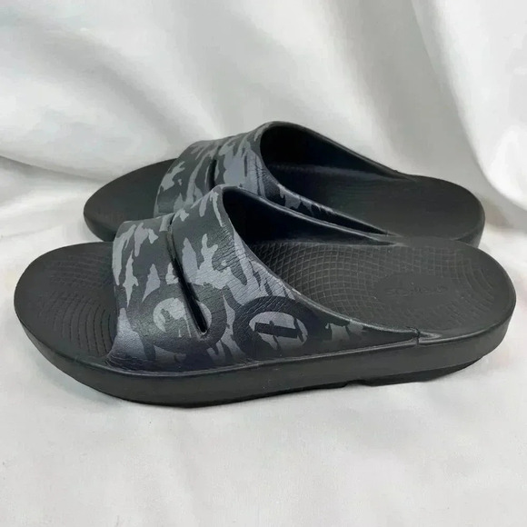 OOFOS OOahh Sport Flex Slides Size M9/W11 Camo Gray Black Athleisure